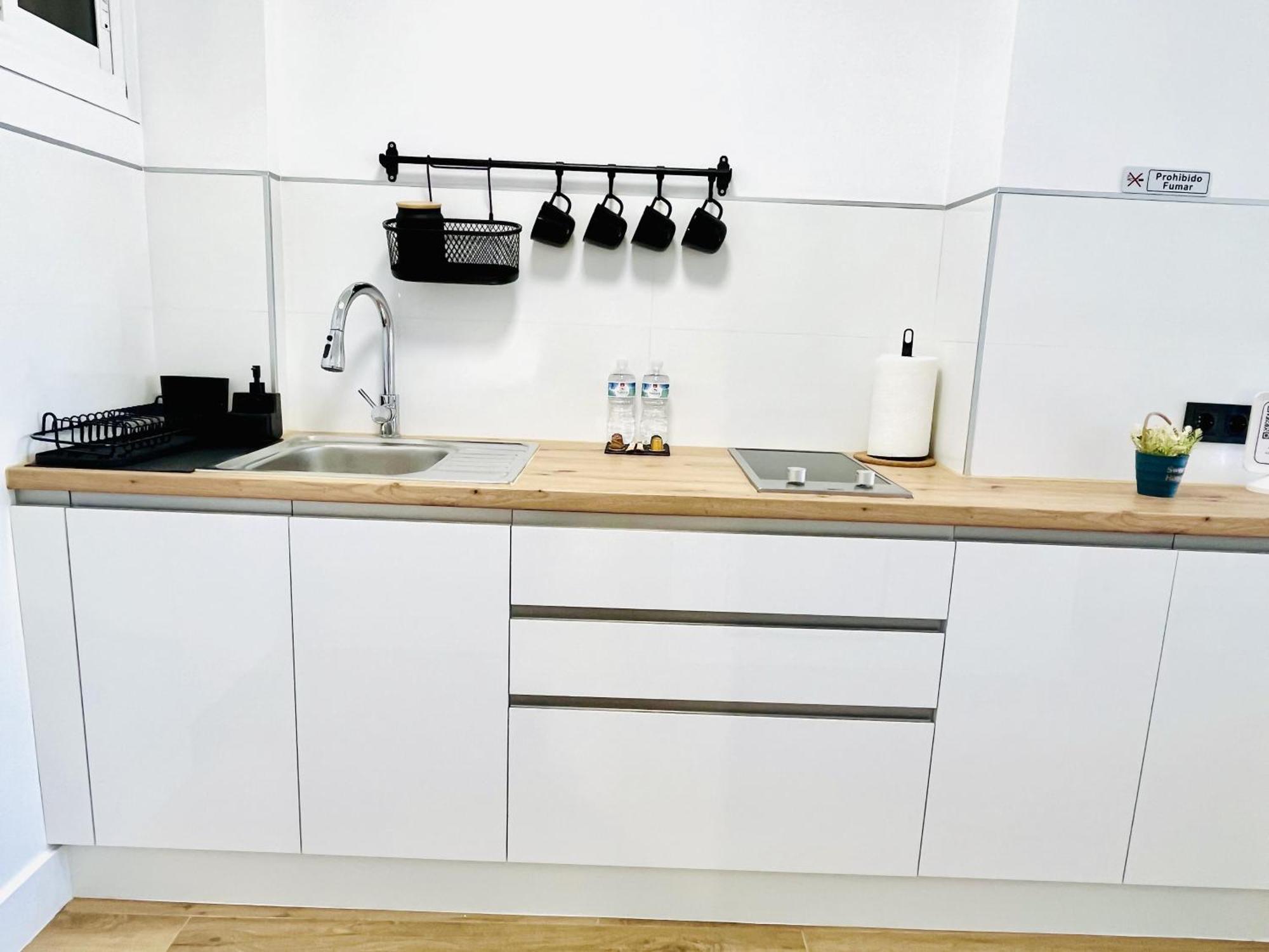 Beautiful Brand New Study 24-hour Reception Apartment Benalmádena