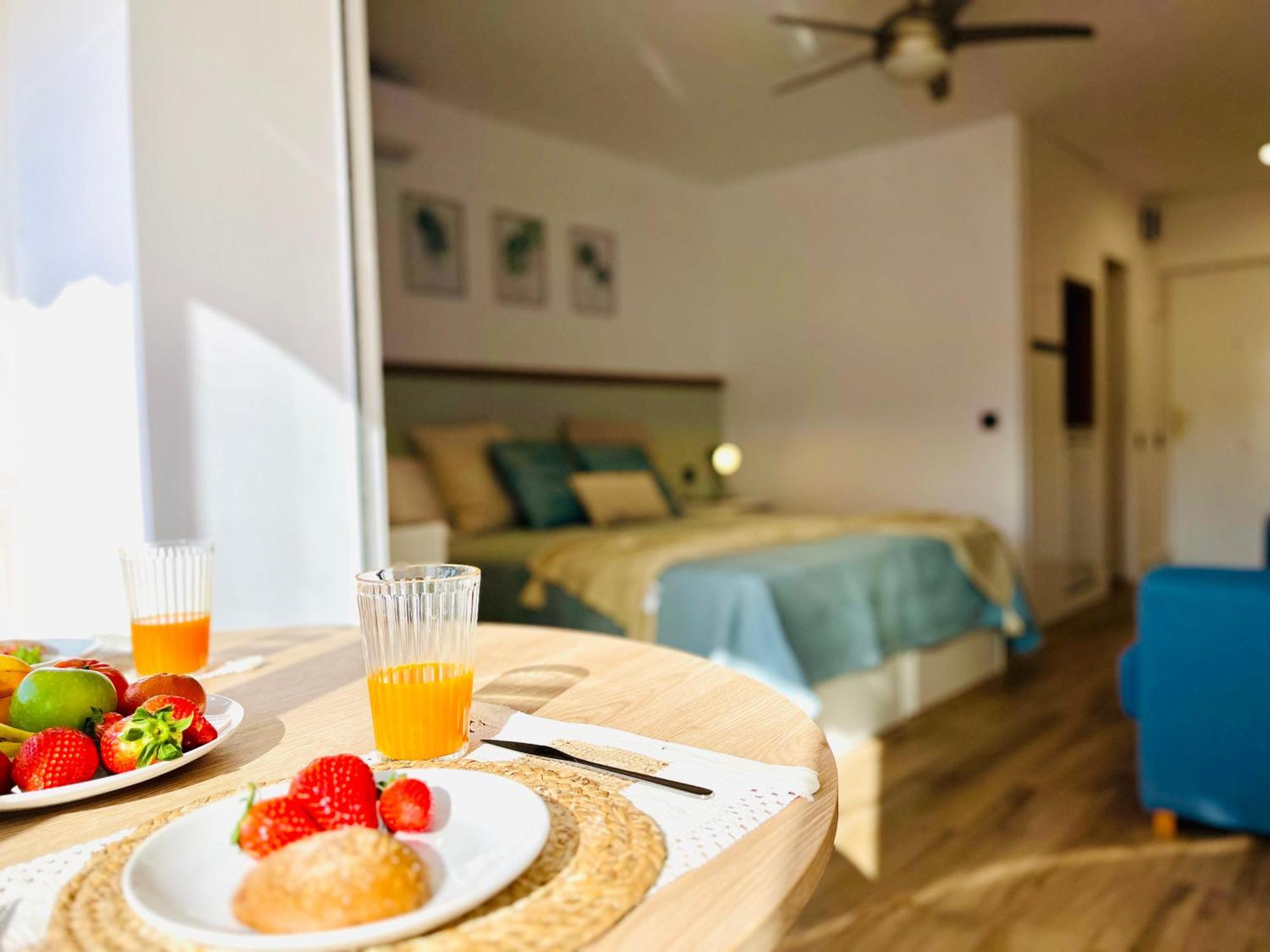 Beautiful Brand New Study 24-hour Reception * Benalmádena