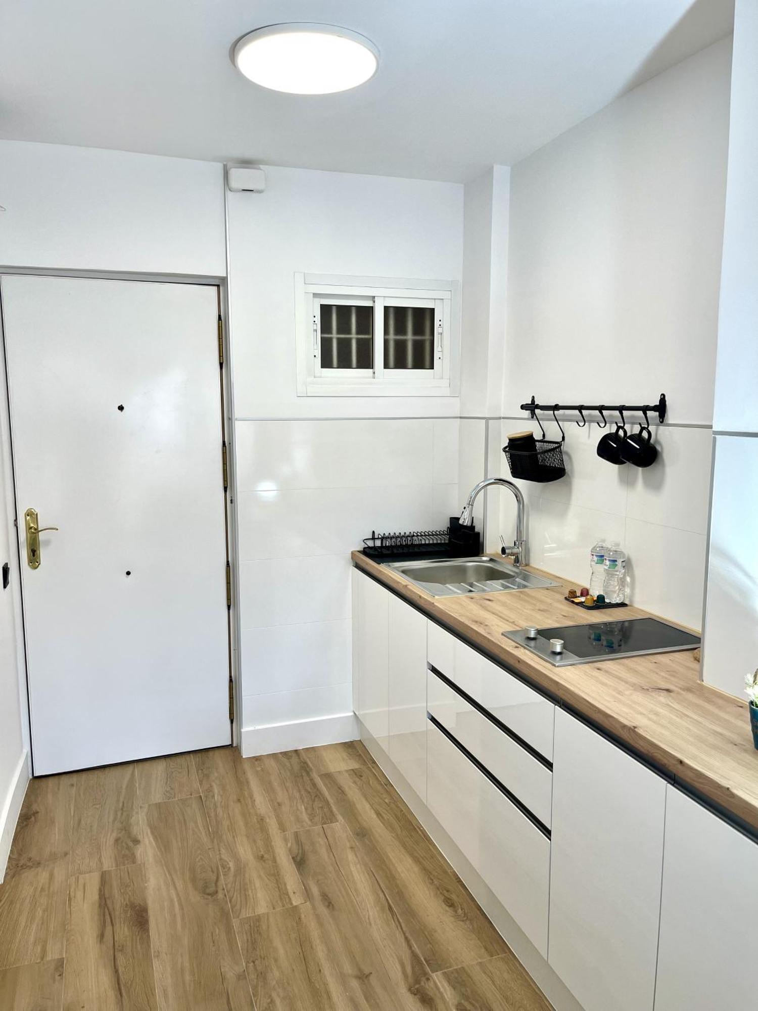 Beautiful Brand New Study 24-hour Reception Appartement *