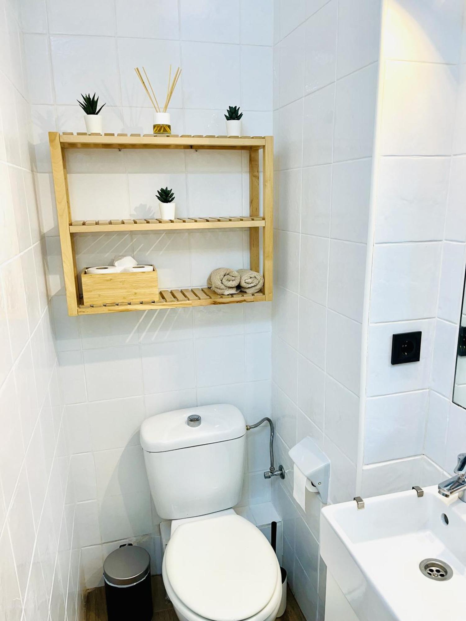Beautiful Brand New Study 24-hour Reception Appartement